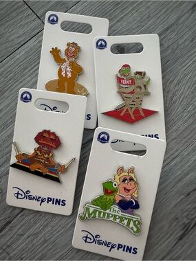 Disney Muppets Enamel Pin Set